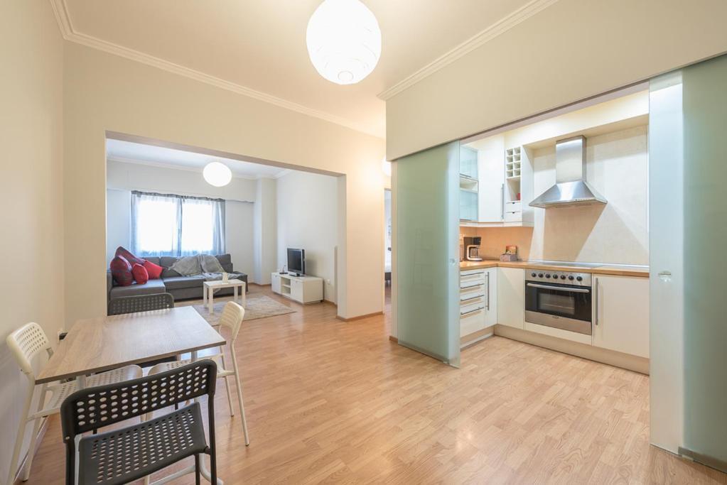 Pame Rentals - Entire Apartment With Free Parking Atenas Exterior foto