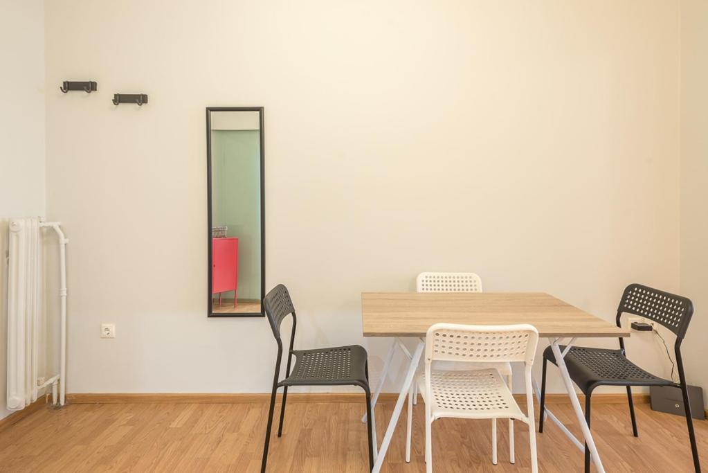 Pame Rentals - Entire Apartment With Free Parking Atenas Exterior foto