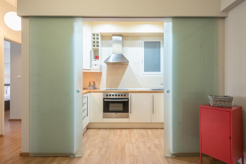 Pame Rentals - Entire Apartment With Free Parking Atenas Exterior foto